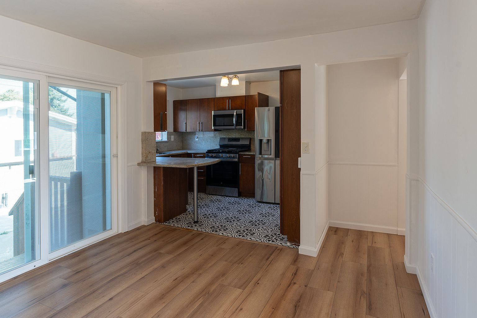 1040 Cherry St photo 5