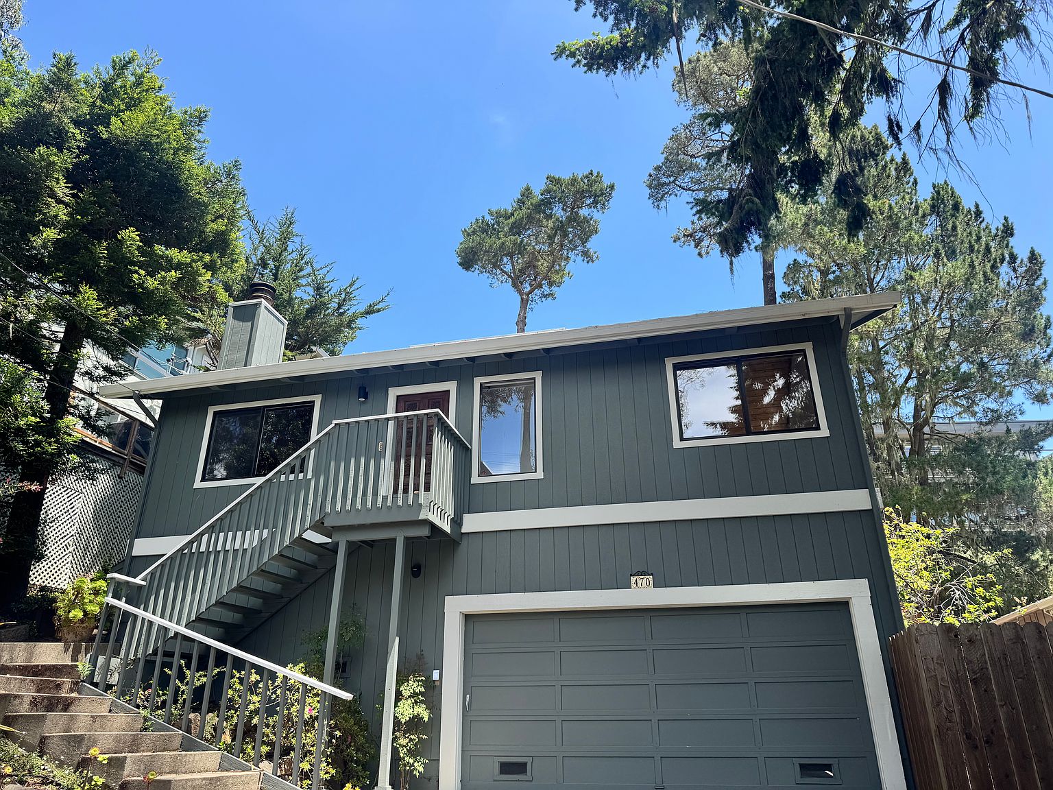 470 Avenue Portola photo 2