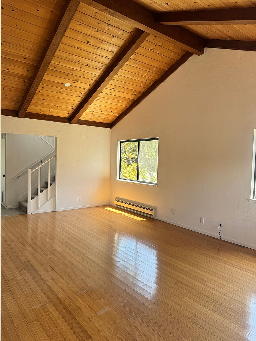 470 Avenue Portola photo 3