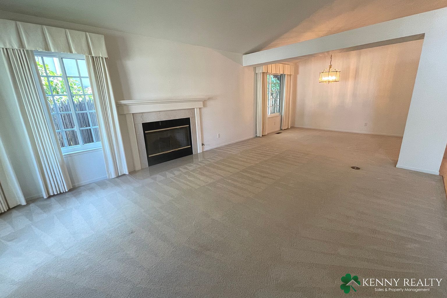 144 Glasgow Ln photo 5