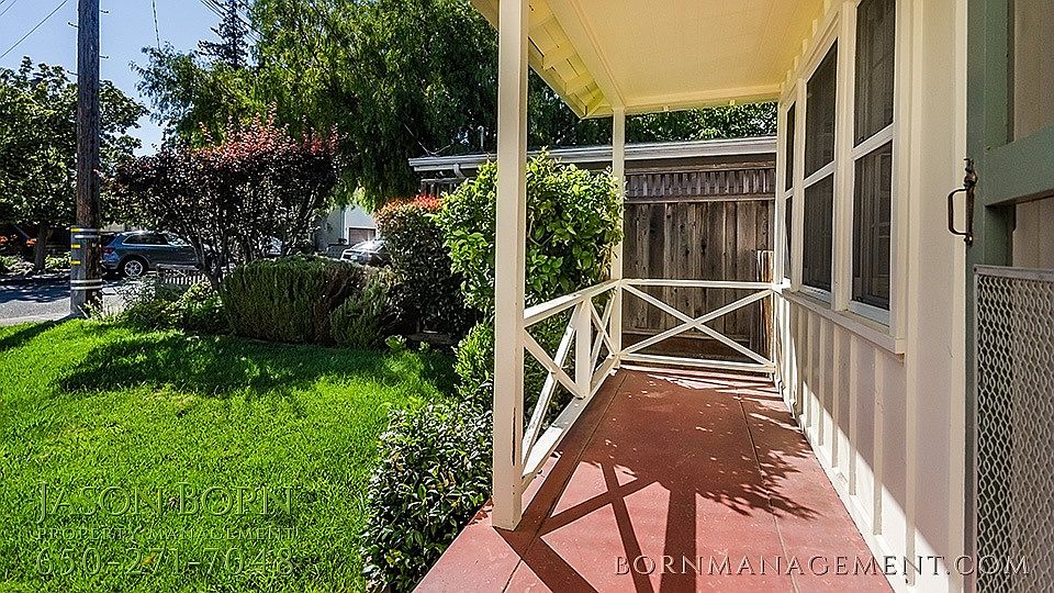 1351 Chestnut St photo 3