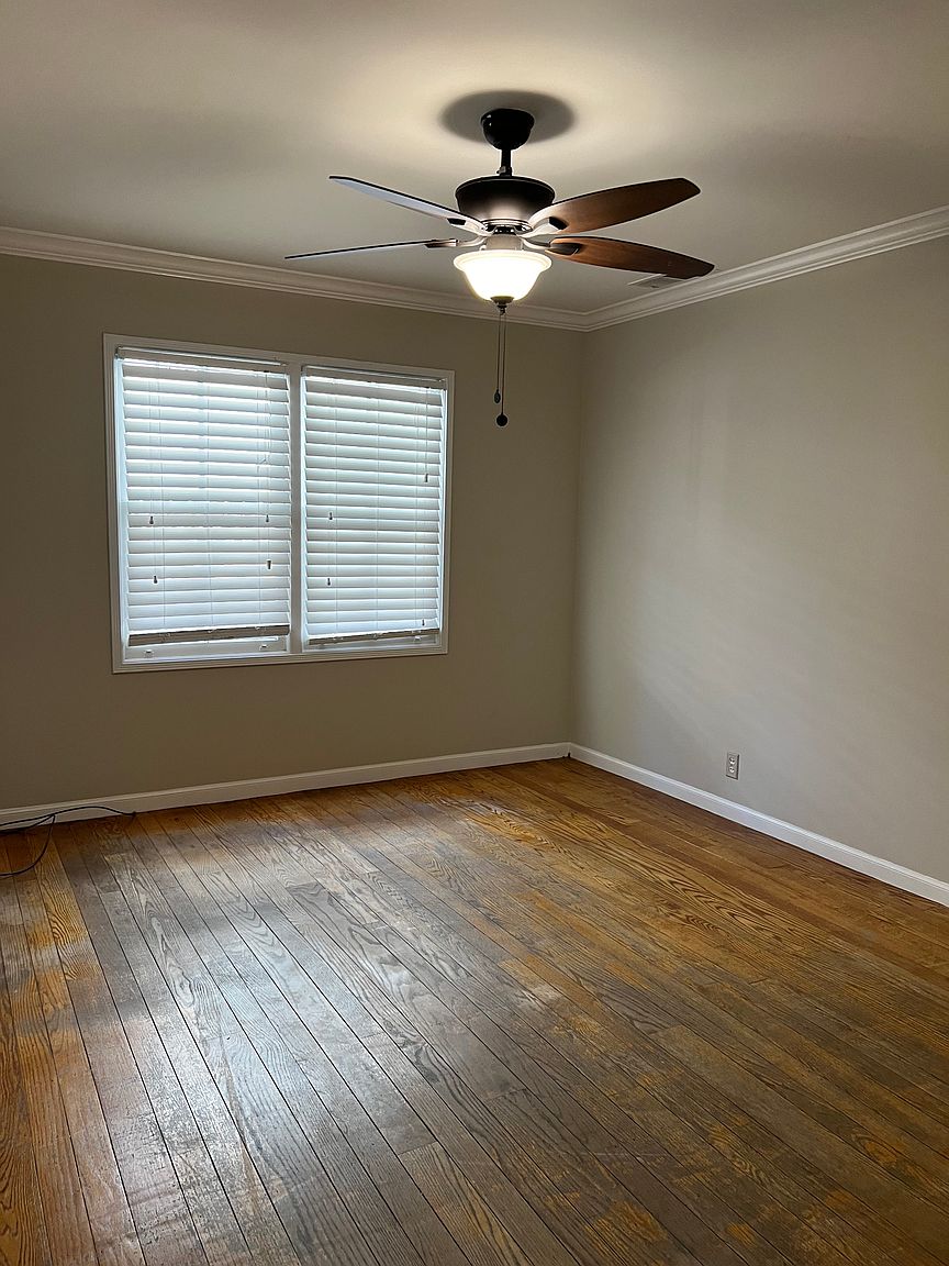 1524 Howard Ave photo 3