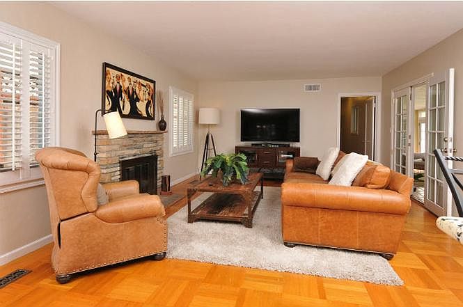 1265 Eaton Ave photo 2