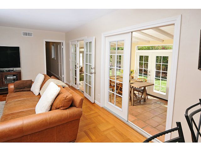 1265 Eaton Ave photo 4