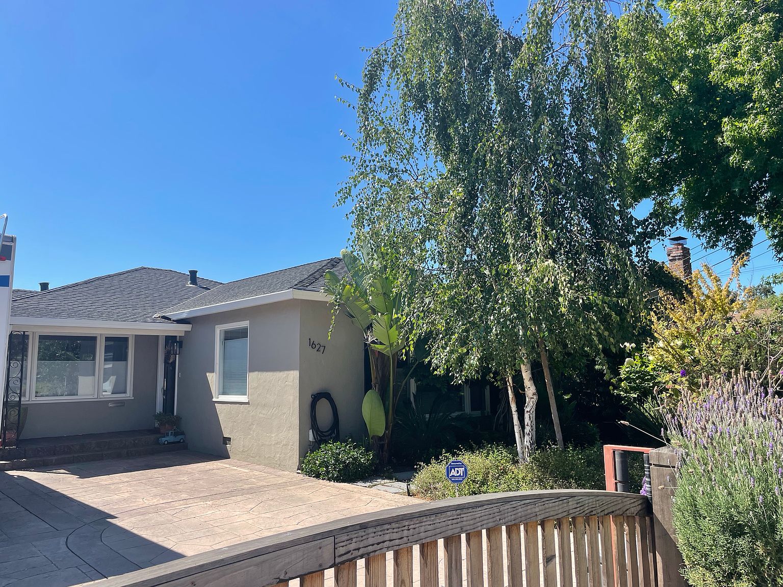 1627 Jefferson Ave photo 2