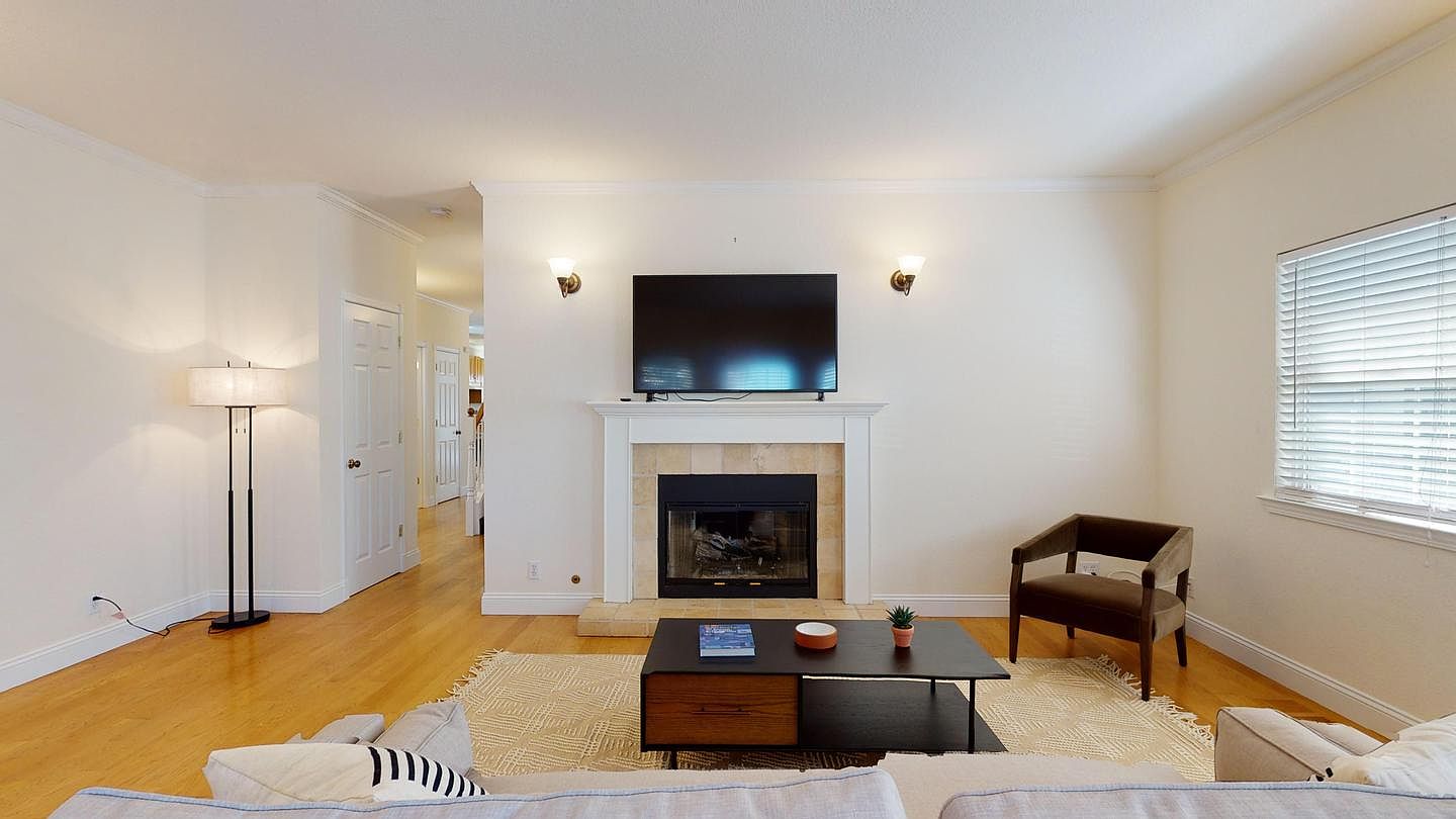 1517 Jefferson Ave Redwood City, CA 94062 photo 2
