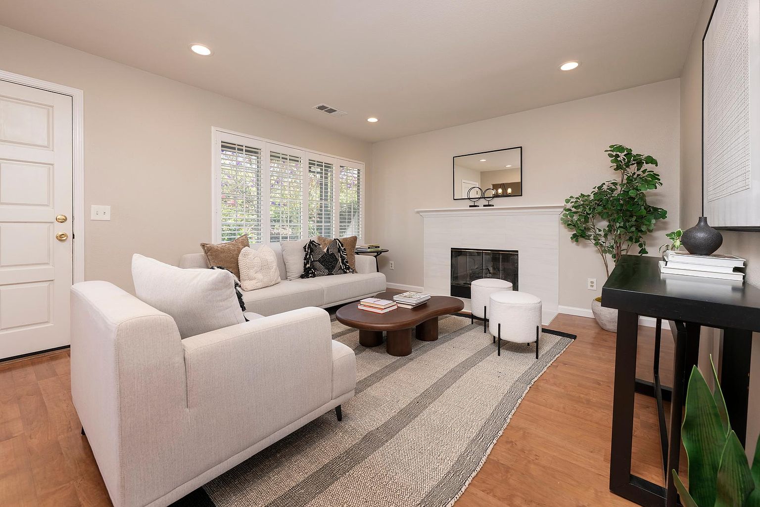 10 Greenwood Ln photo 5