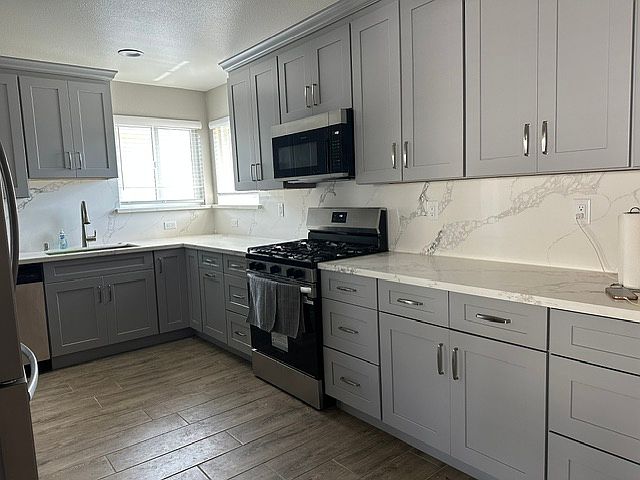 3324 Bay Rd photo 2