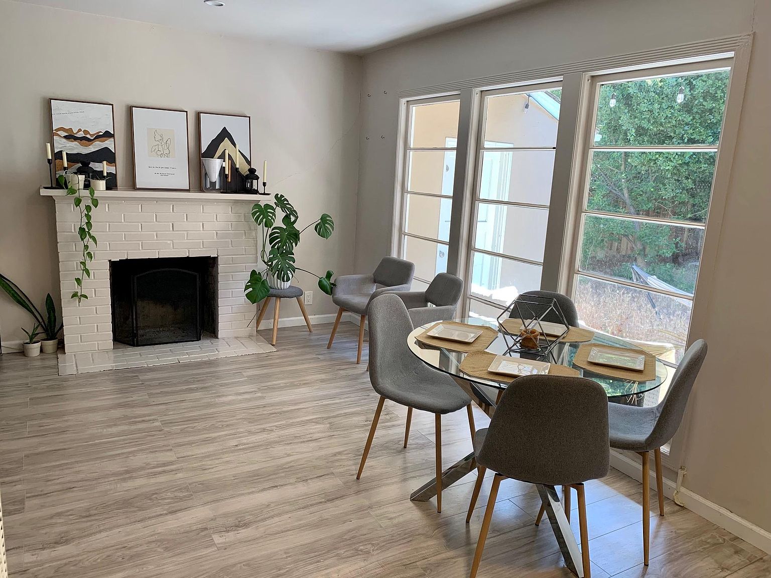 2BR/1BA Single Family House on Marsh Rd · Menlo Park photo 2