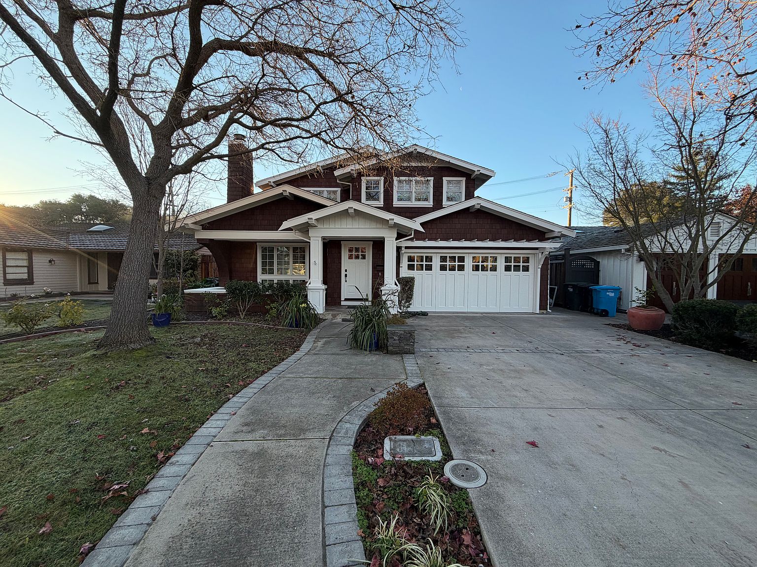 383 Hedge Rd photo 2