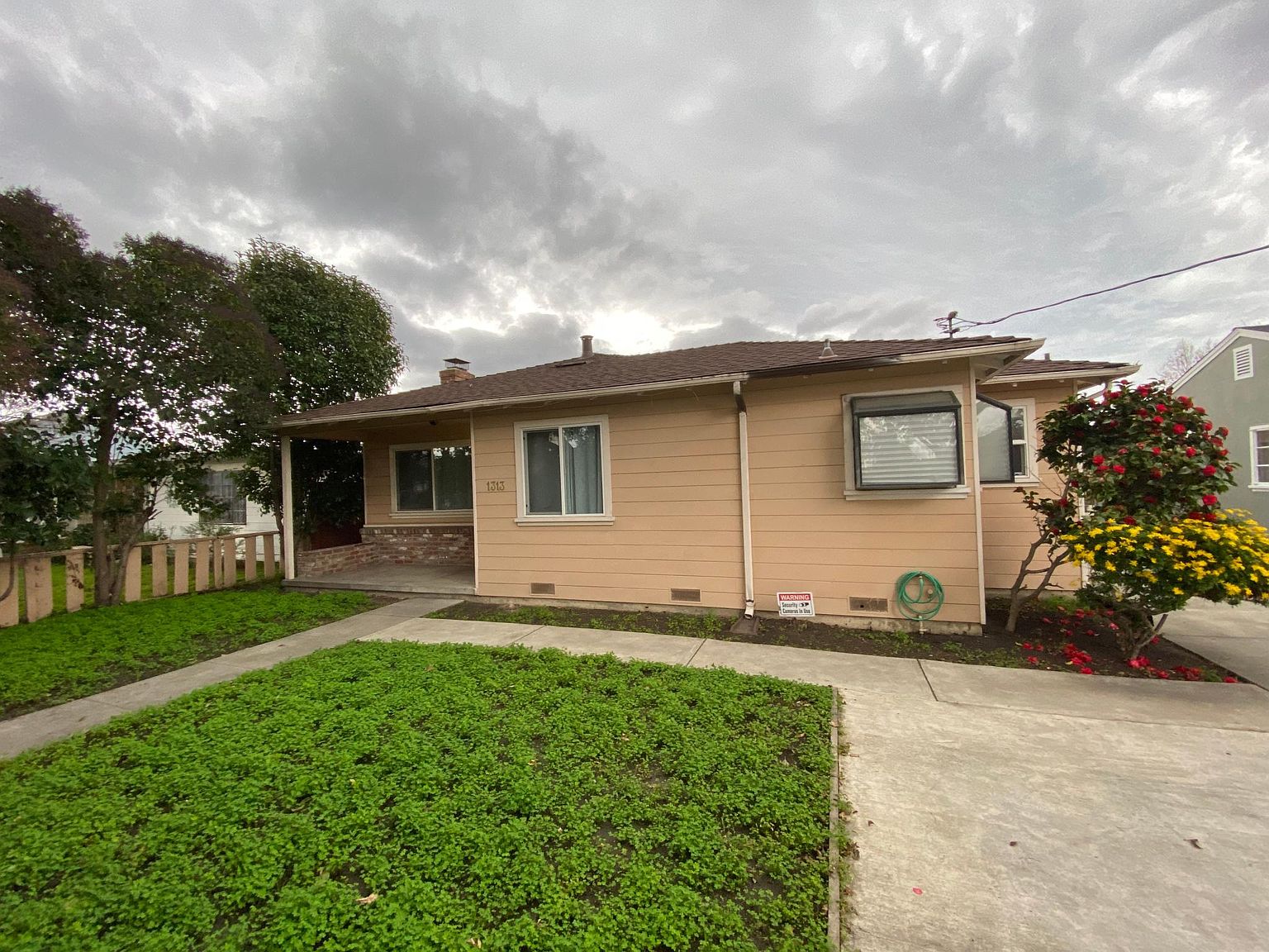 1313 Carlton Ave photo 2