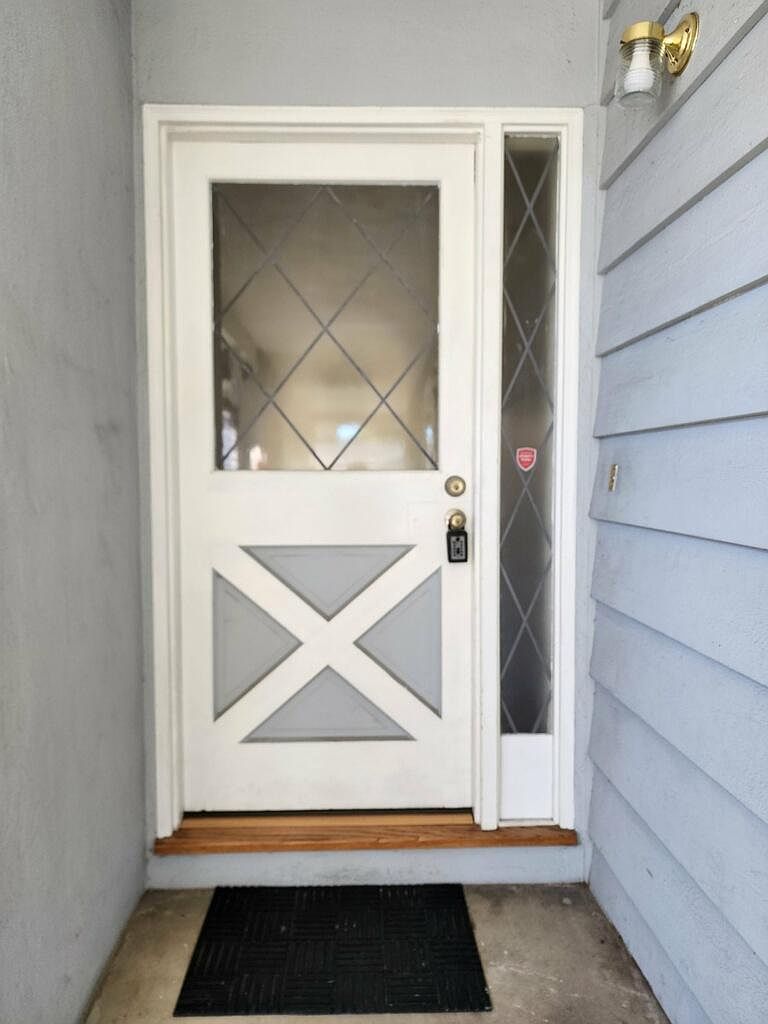 1140 Sanchez Way photo 3