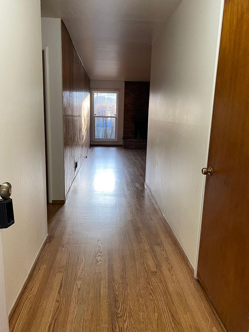 1140 Sanchez Way photo 5