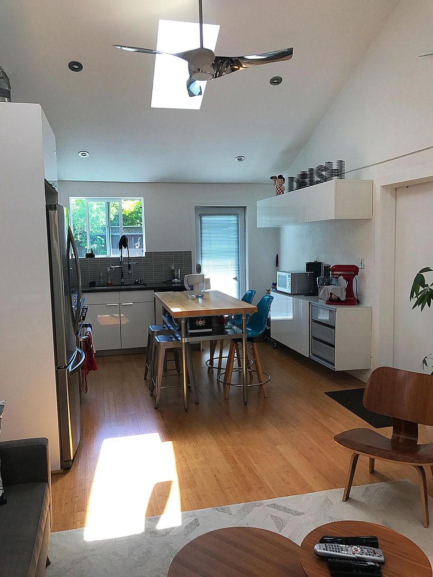 182 Alexander Ave photo 4