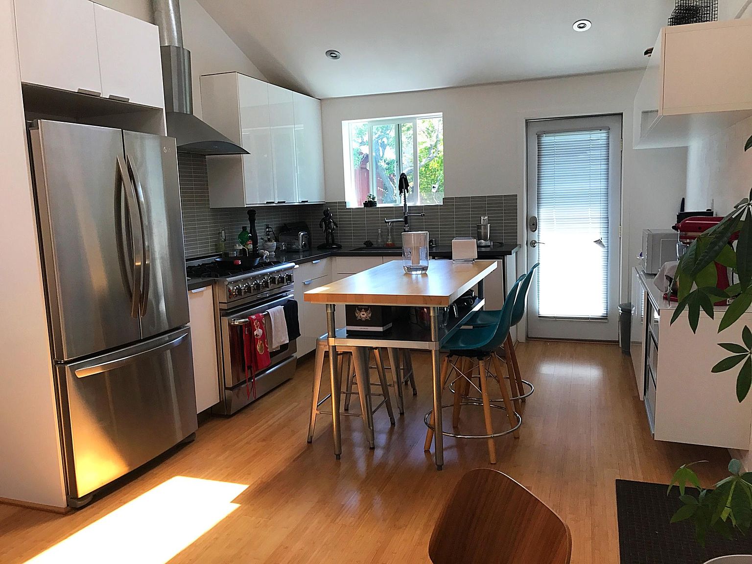 182 Alexander Ave photo 5
