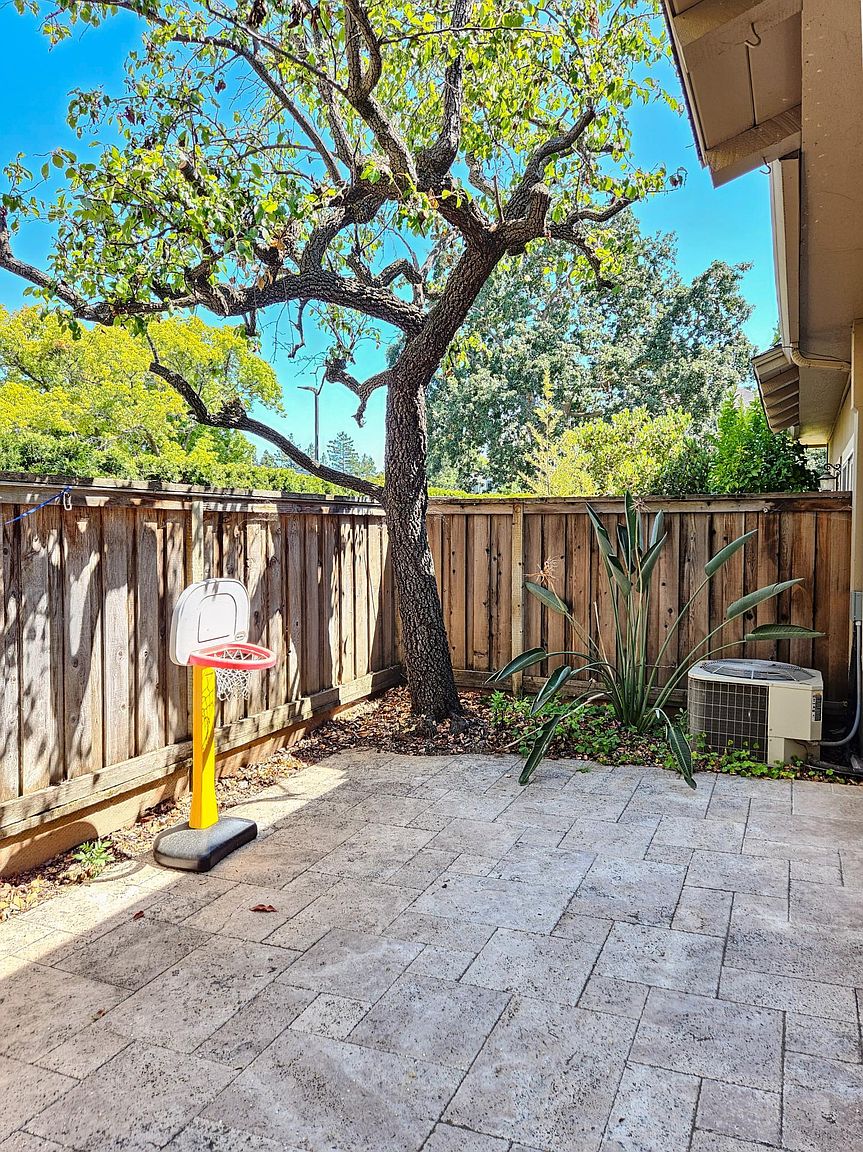 1653 Kentfield Ave photo 5