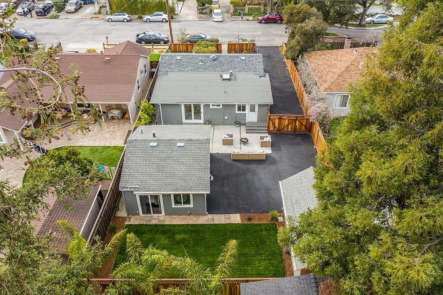 546 6th Ave photo 3