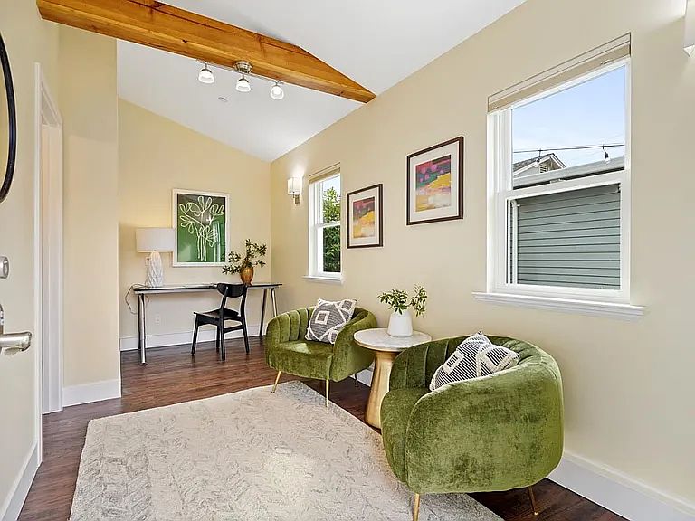 546 6th Ave photo 4