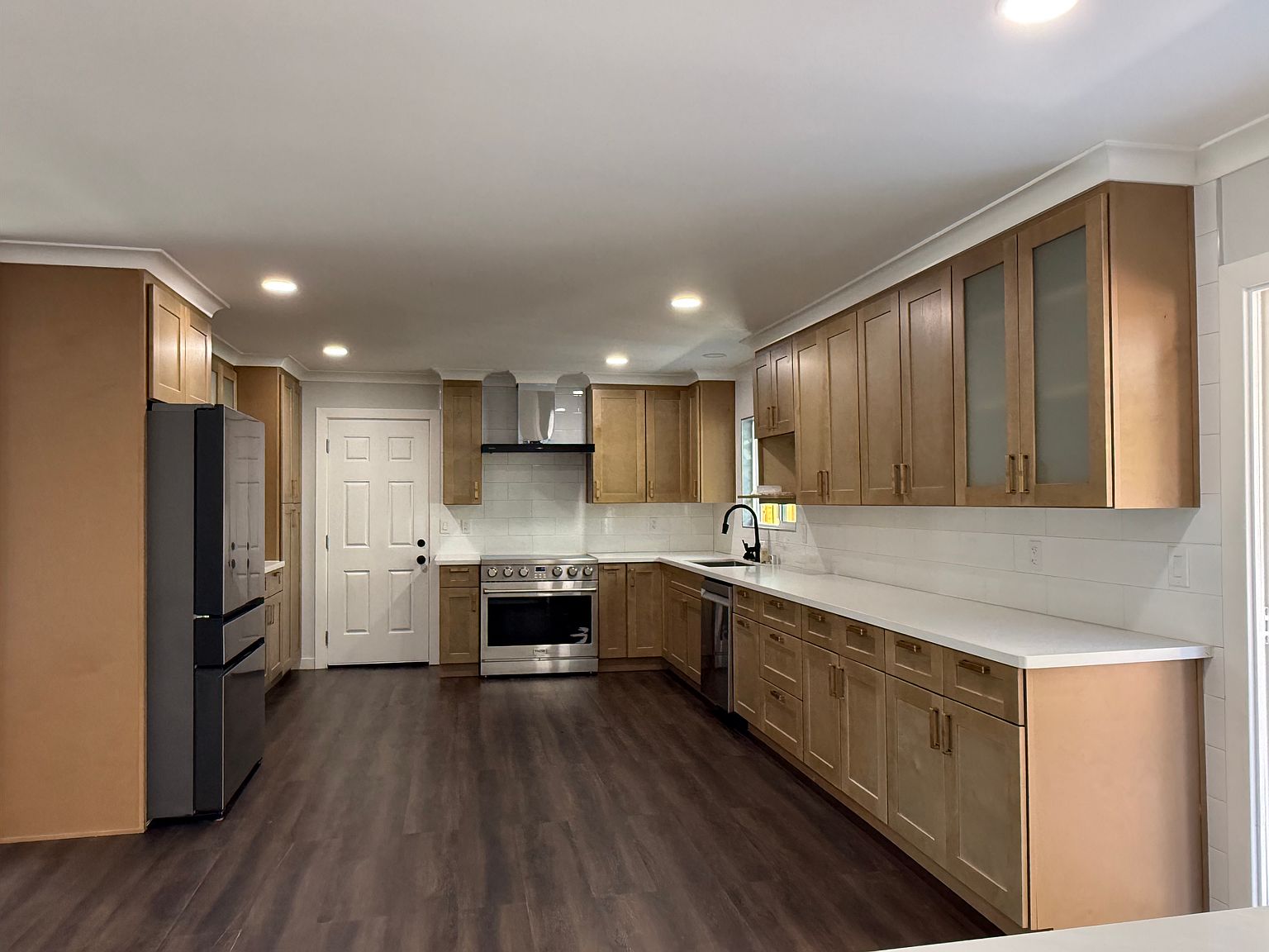 432 8th Ave photo 4