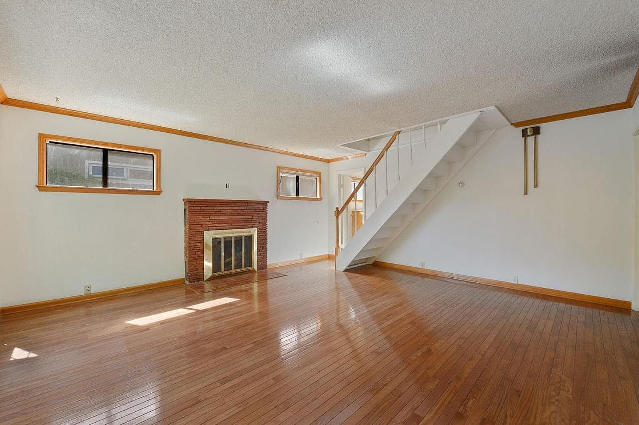 641 Central Ave photo 3