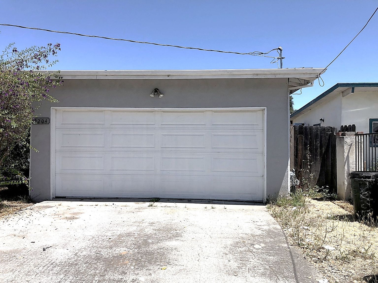 2204 Menalto Ave photo 2