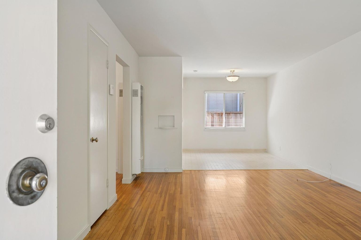 1030 Florence Ln photo 4