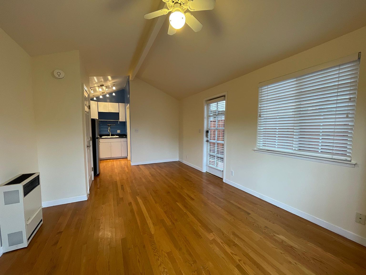 847 Live Oak Ave photo 5
