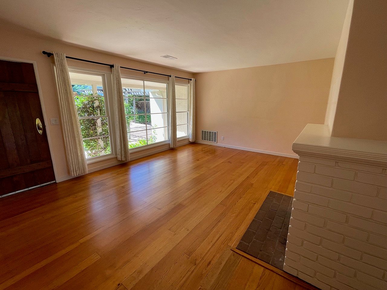 356 Stanford Ave photo 5