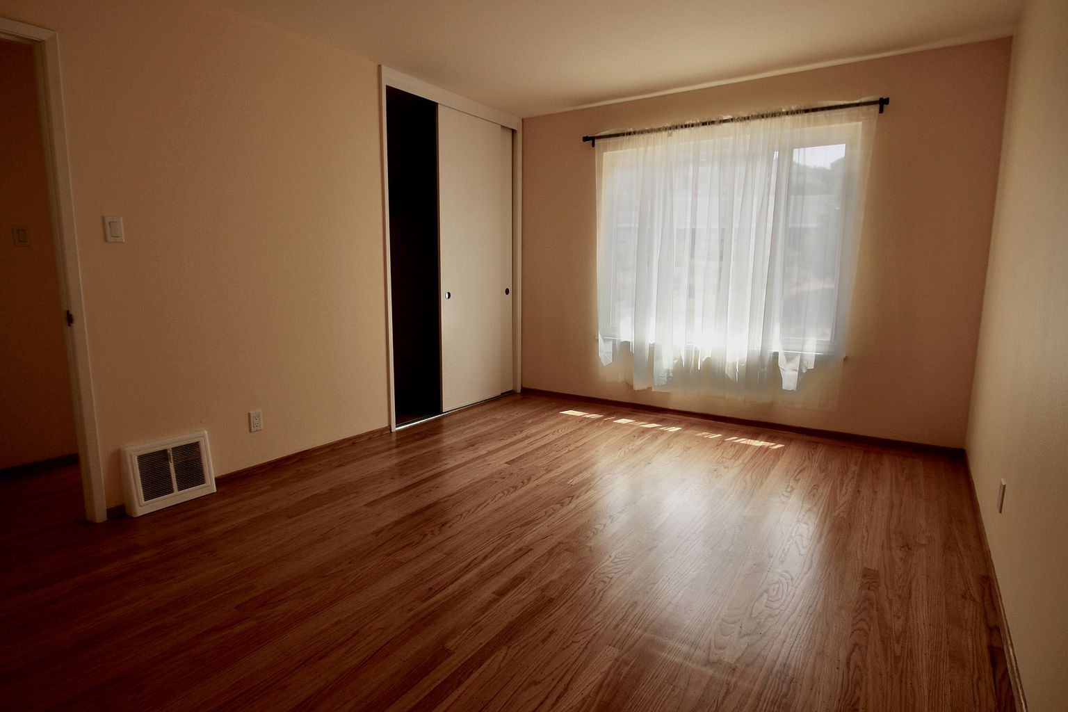 48 Bellevue Ave photo 4