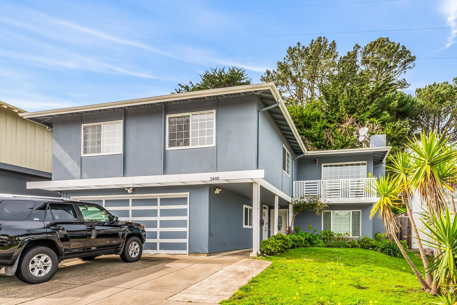 2440 Erin Pl photo 2