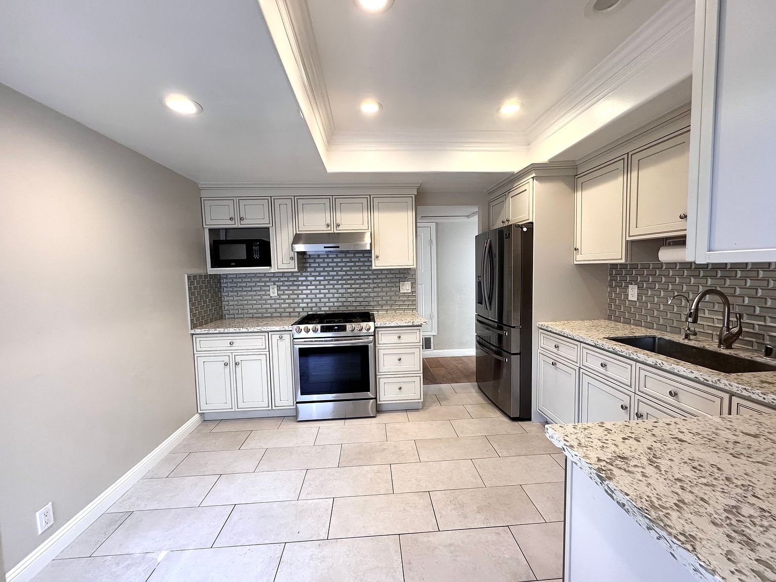 656 Scorpio Ln photo 3