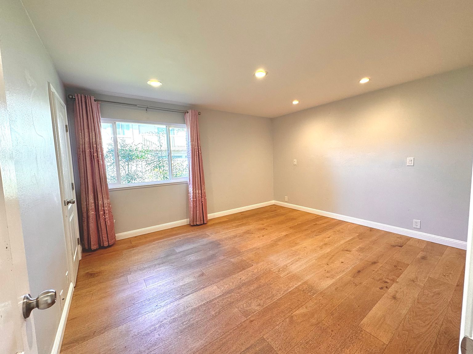 656 Scorpio Ln photo 4
