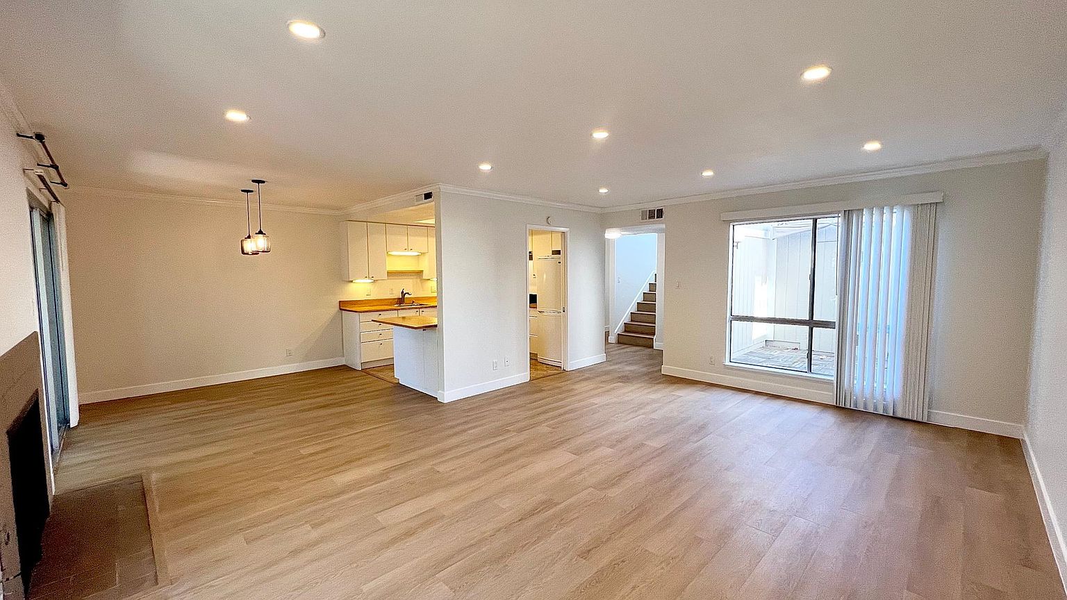 2BR/2BA Apartment on Rigel Ln · San Mateo photo 2