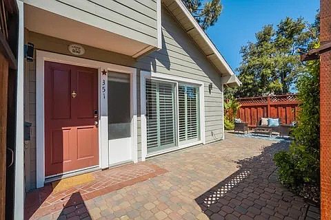 351 Catamaran St photo 2