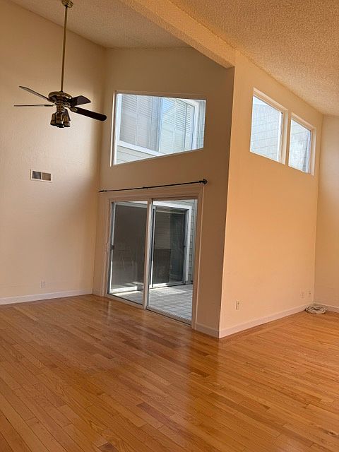 307 Catamaran St photo 2
