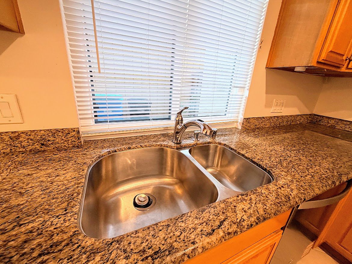 816 Juno Ln photo 3