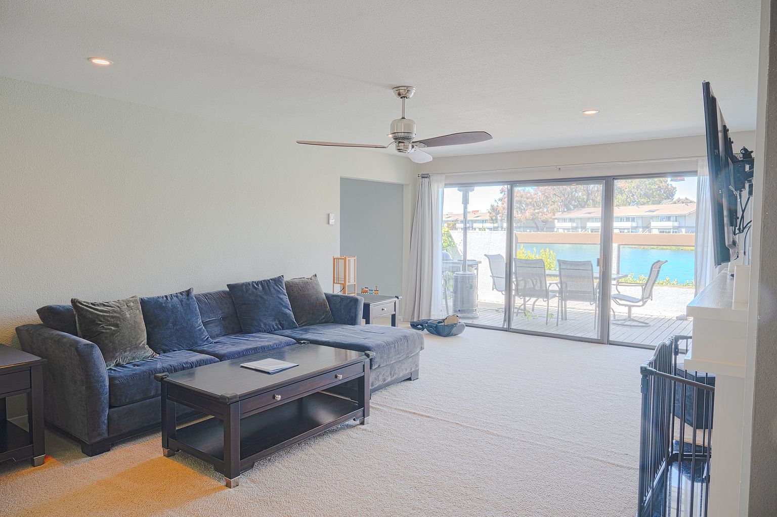 1035 Lido Ln photo 2