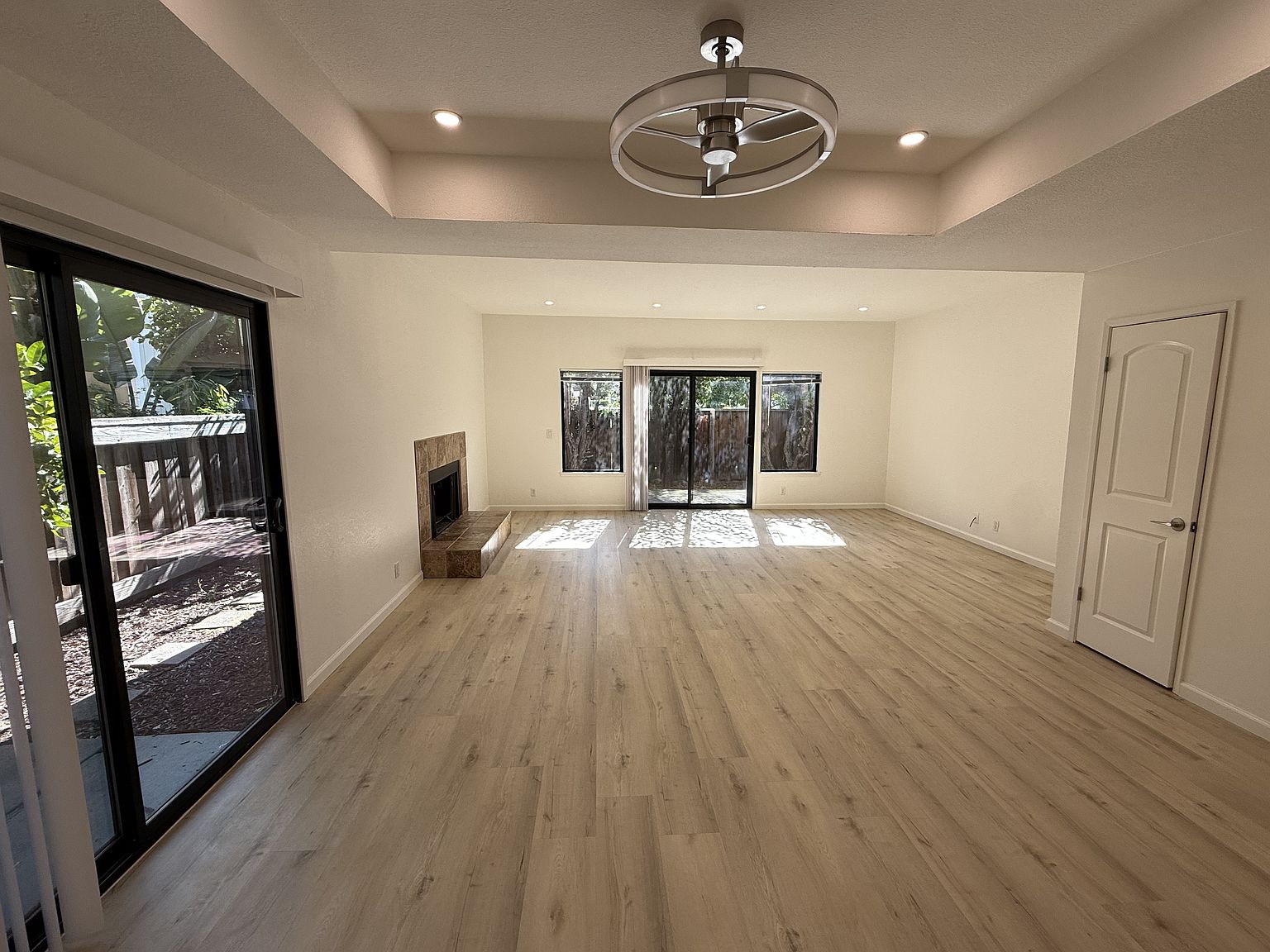 832 Columba Ln photo 2