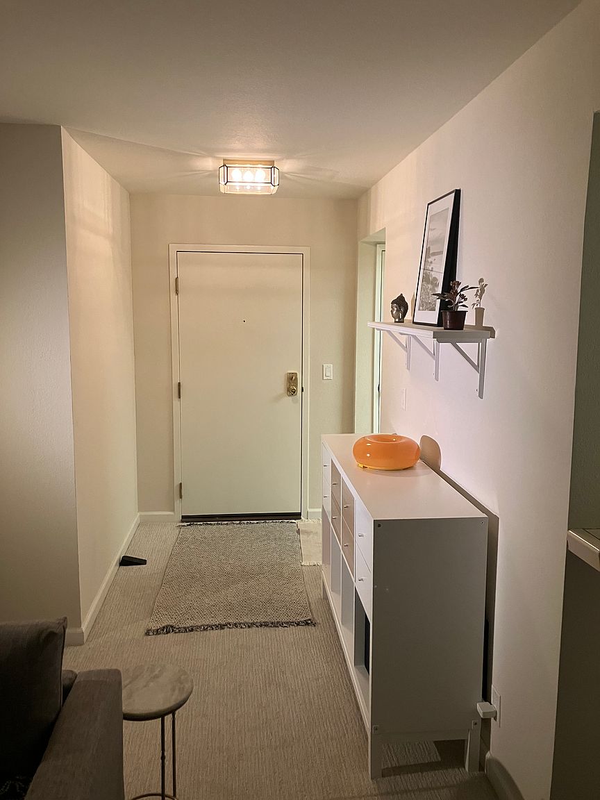 1BR/1BA Condo on Sea Spray Ln · San Mateo photo 2