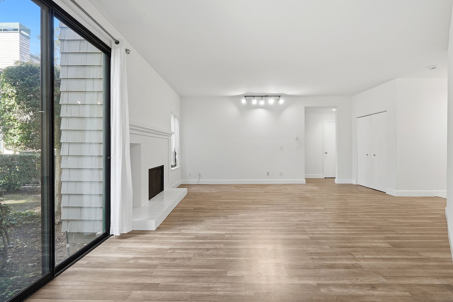 49 Cove Ln photo 3