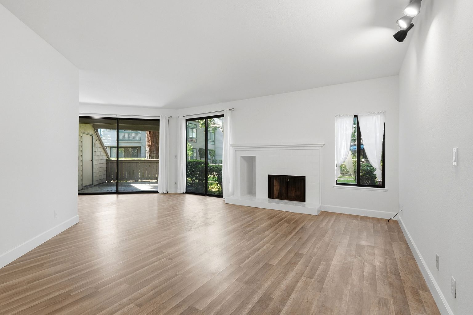 49 Cove Ln photo 5