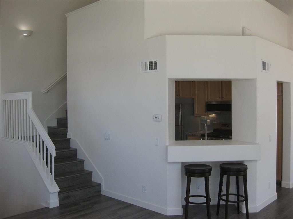 1BR/2BA Single Family House on Shoal Cir · Redwood City photo 4
