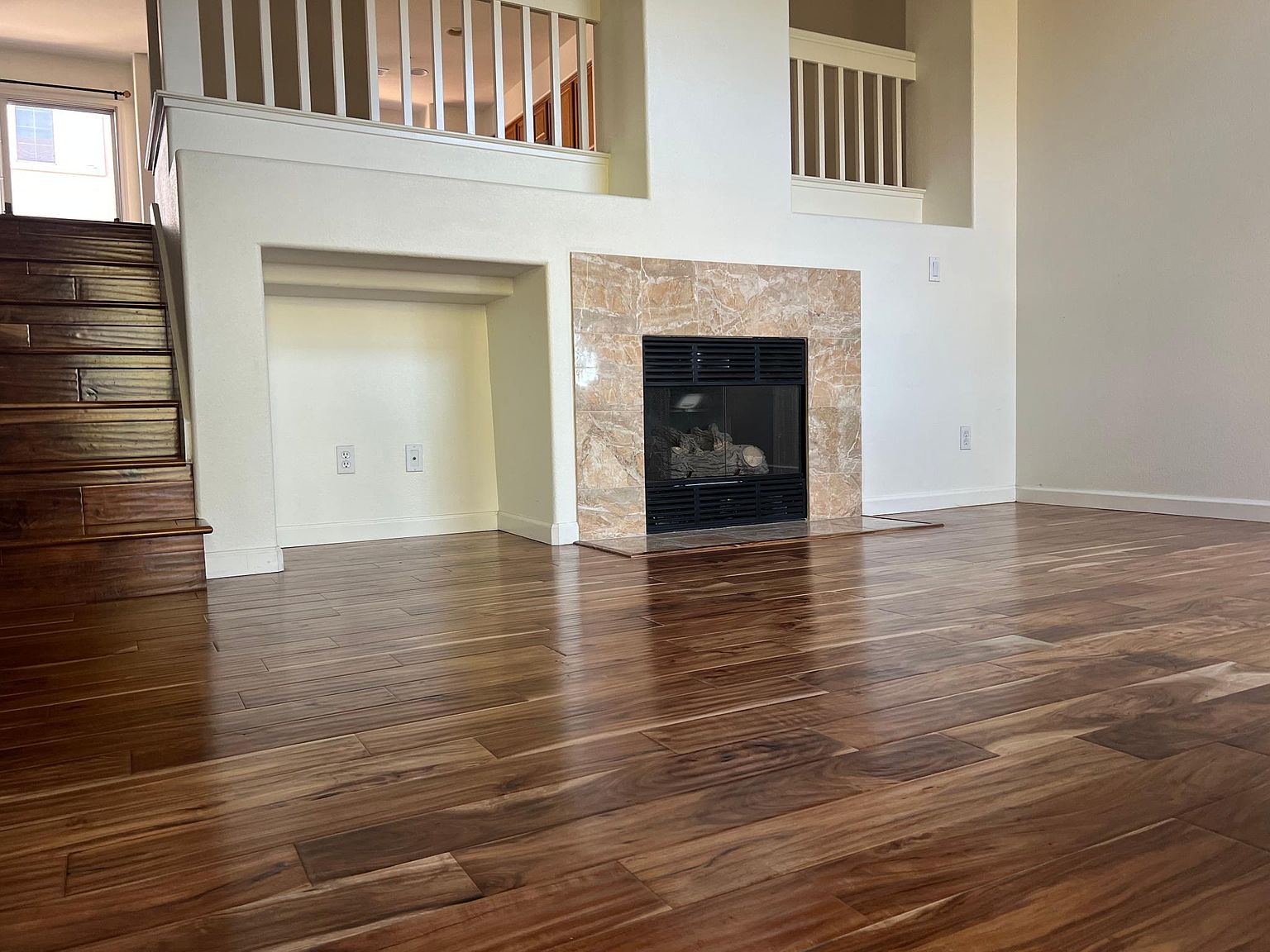 406 Charlott Ln photo 3