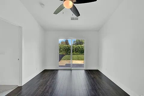 332 Serrano Ct photo 4
