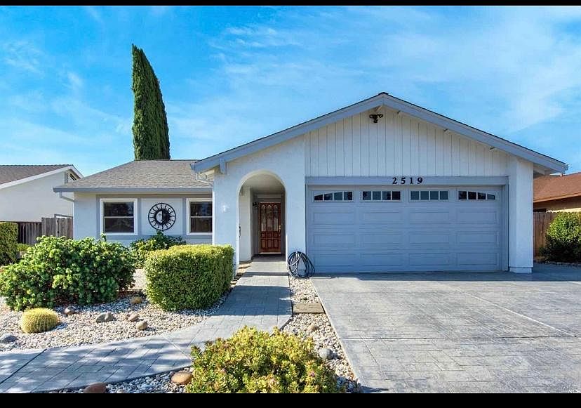 2519 Raleigh Ct photo 2
