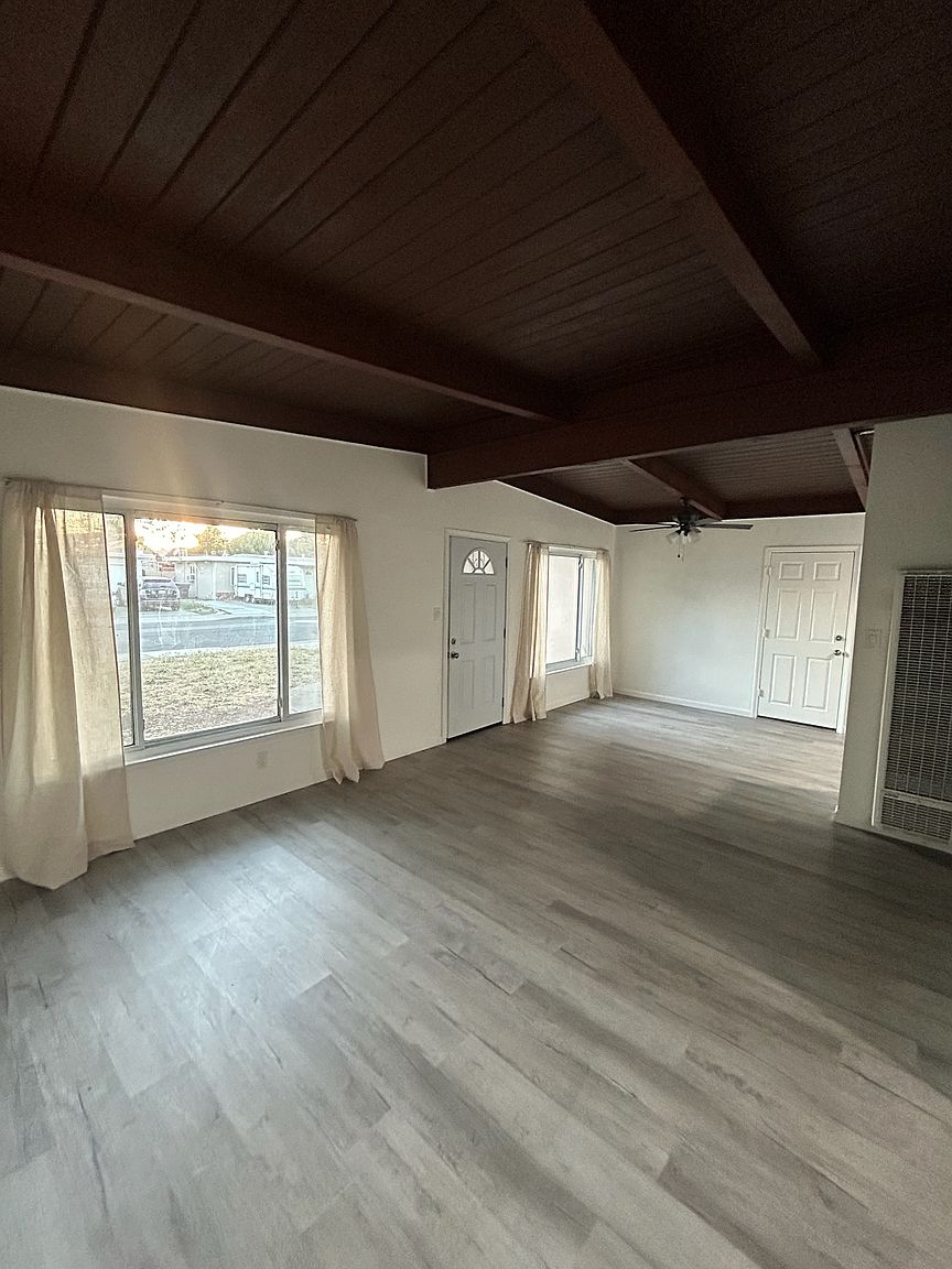 1412 Harrison St photo 5