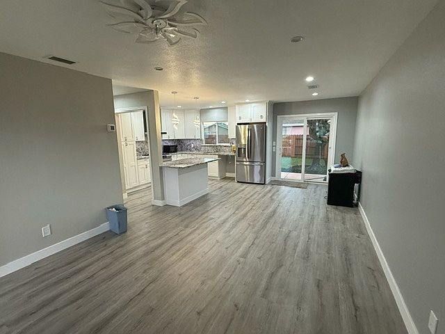 206 Stephen St photo 4