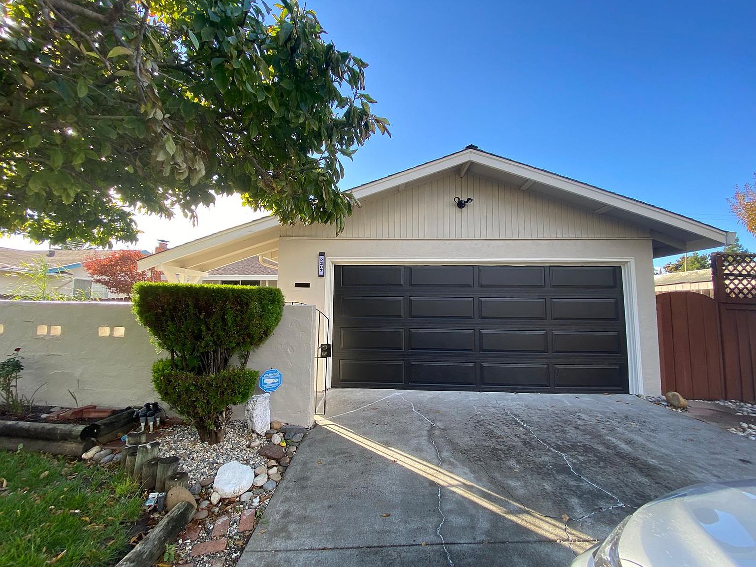 2207 Dover Ave photo 2