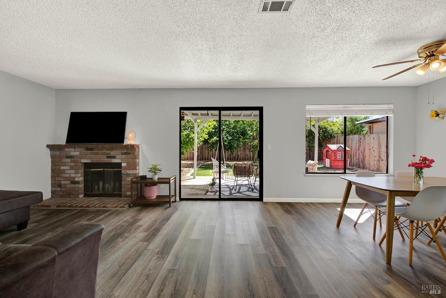 925 Brandon Way photo 5