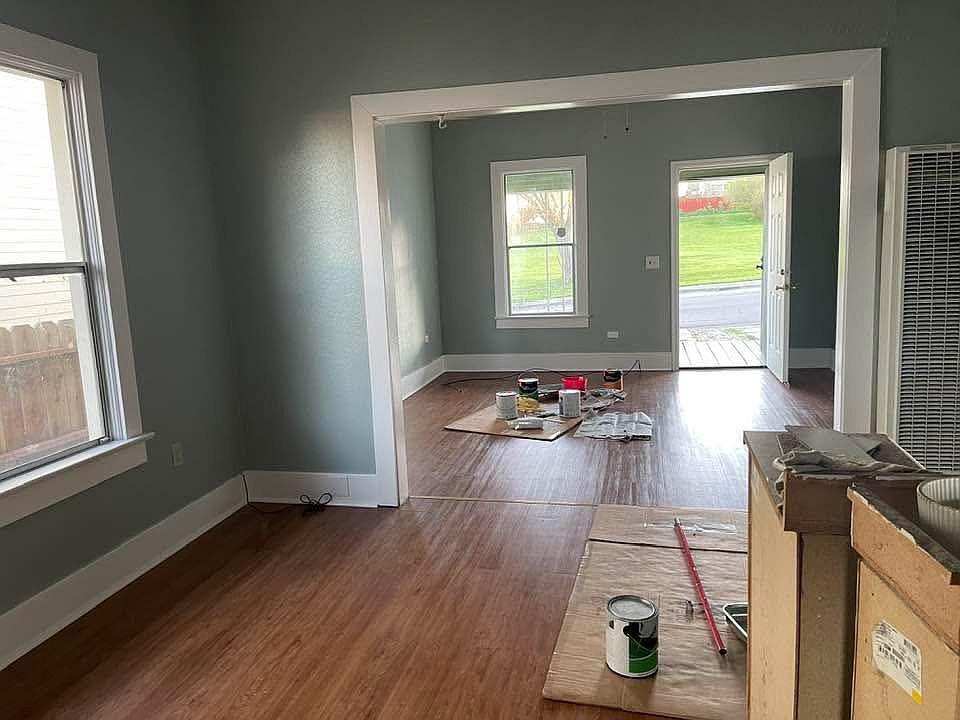 320 Bruning Ave photo 4